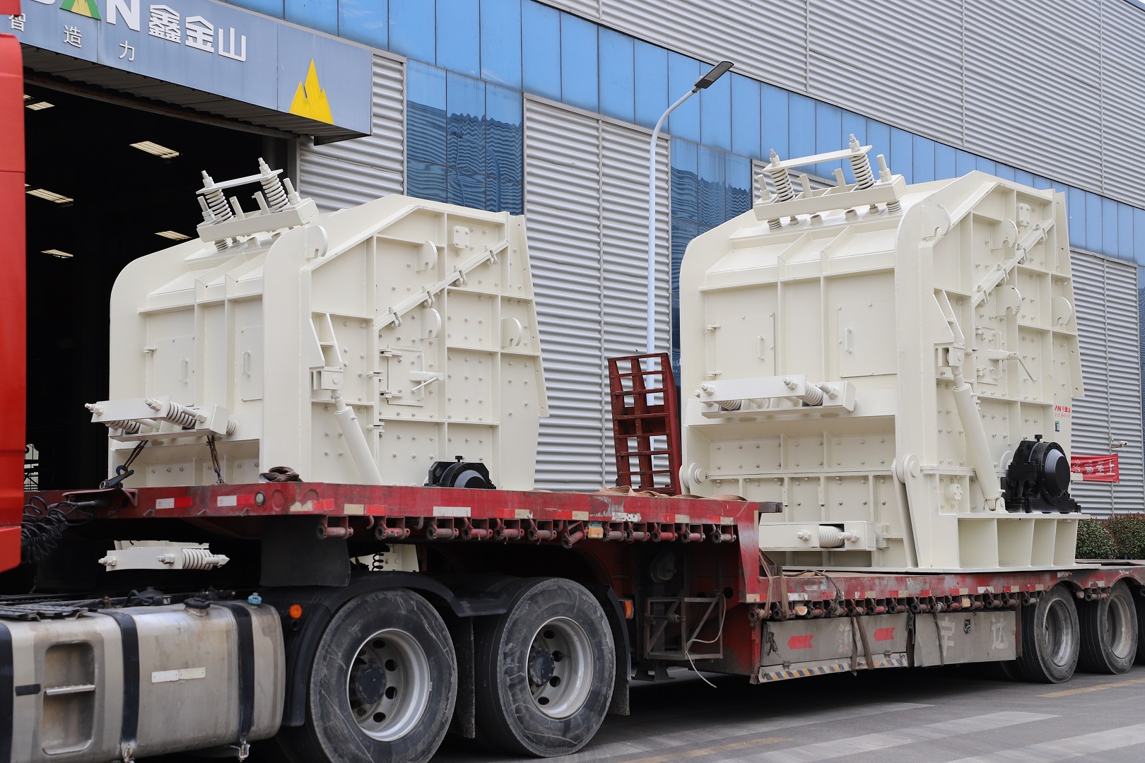 鑫金山 | 反擊破發(fā)貨現(xiàn)場，助力客戶早日投產(chǎn)！